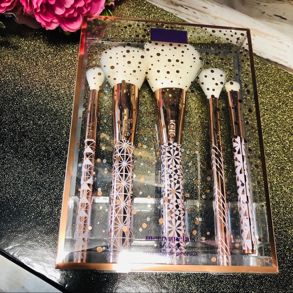 ❄️ TARTE Merry Metals Brush Set ❄️ BRAND NEW - Picture 6 of 7